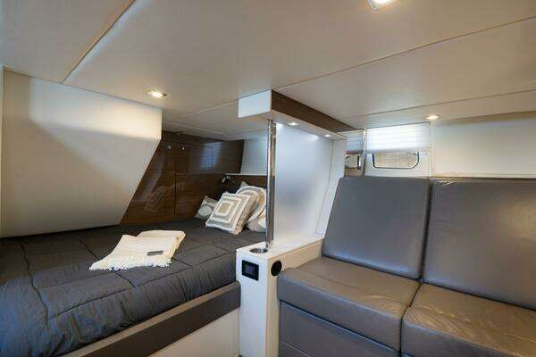 Cruisers 45 Cantius Yacht For Sale