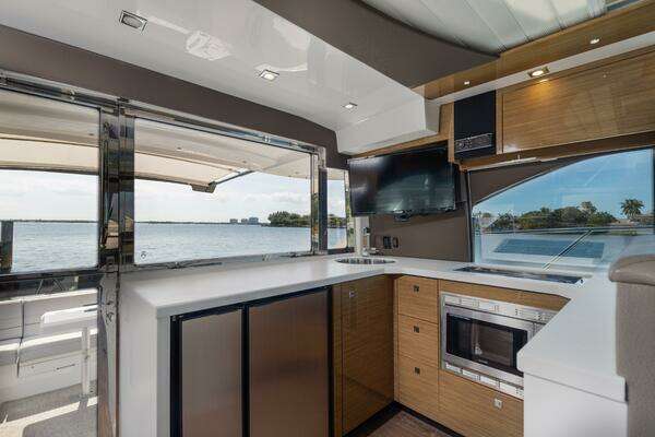 Cruisers 45 Cantius Yacht For Sale