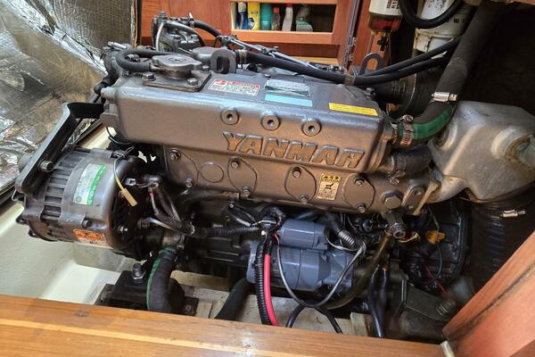 Safineia 41ft Hunter Yacht For Sale