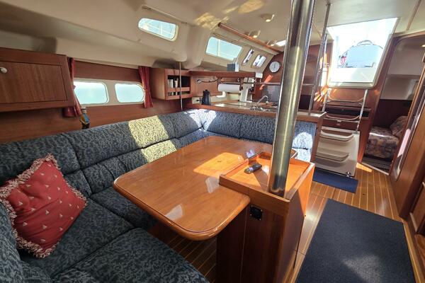 Safineia 41ft Hunter Yacht For Sale