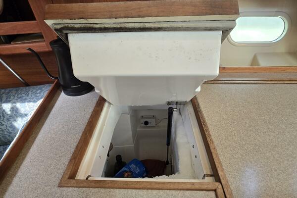 Safineia 41ft Hunter Yacht For Sale