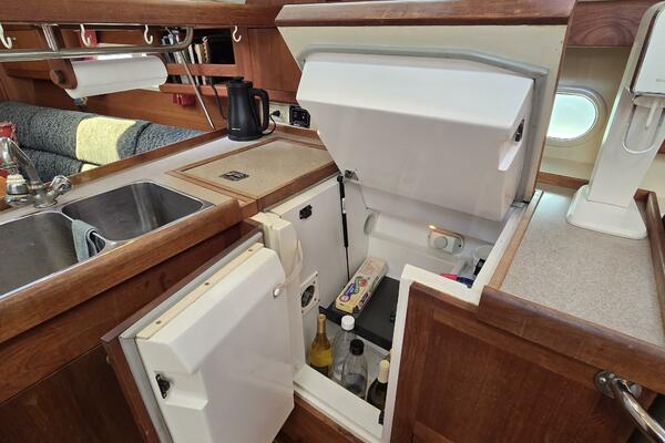 Safineia 41ft Hunter Yacht For Sale