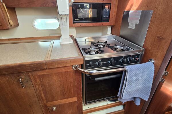 Safineia 41ft Hunter Yacht For Sale