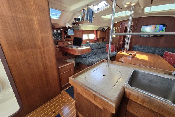 Safineia 41ft Hunter Yacht For Sale