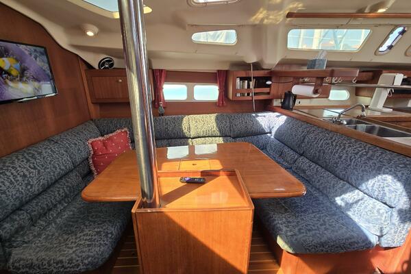 Safineia 41ft Hunter Yacht For Sale