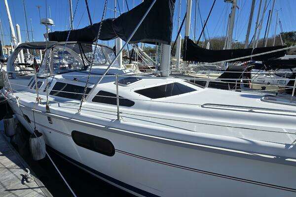 Photo of the 1998 Hunter 410 "Safineia"