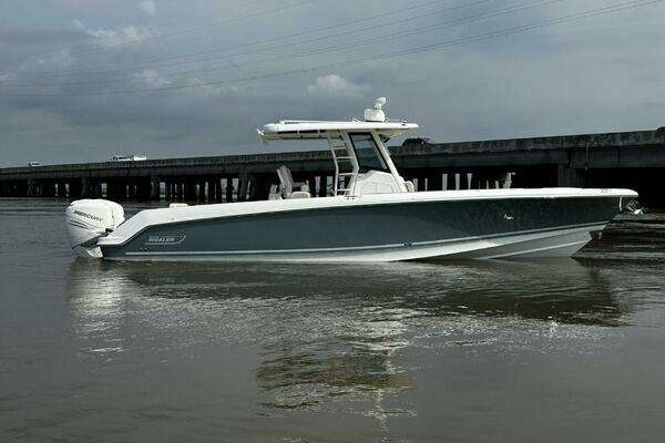 2019 Boston Whaler 33