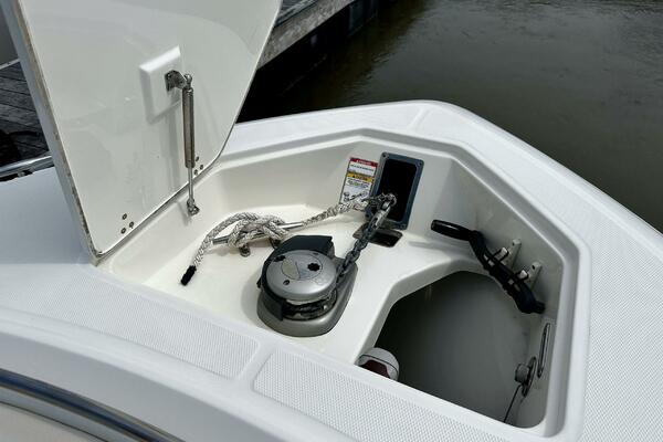 Boston Whaler 33 BOTTOMS UP -  Bow Ground Tackle 