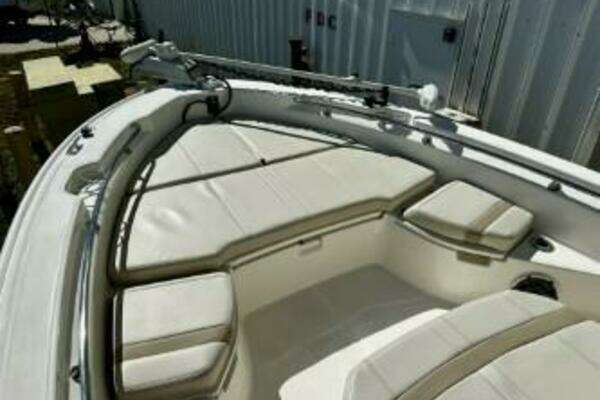 2023 Boston Whaler 25
