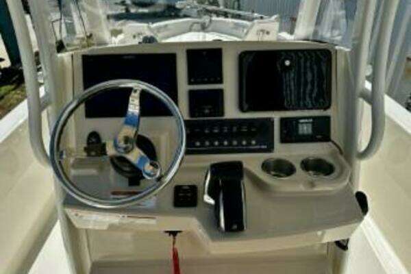 2023 Boston Whaler 25