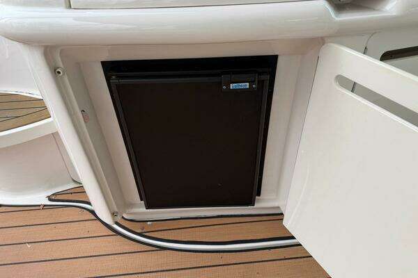 Sea Ray 500 Sundancer Yacht For Sale