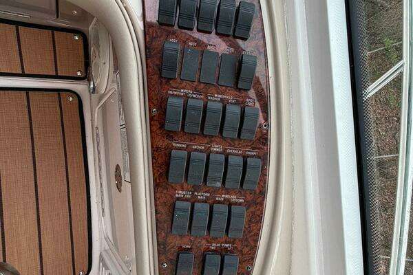 Sea Ray 500 Sundancer Yacht For Sale