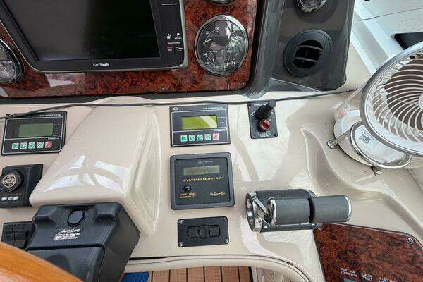 Sea Ray 500 Sundancer Yacht For Sale