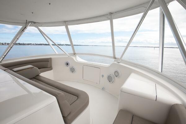 Viking 68 - Mobster - Flybridge Seating