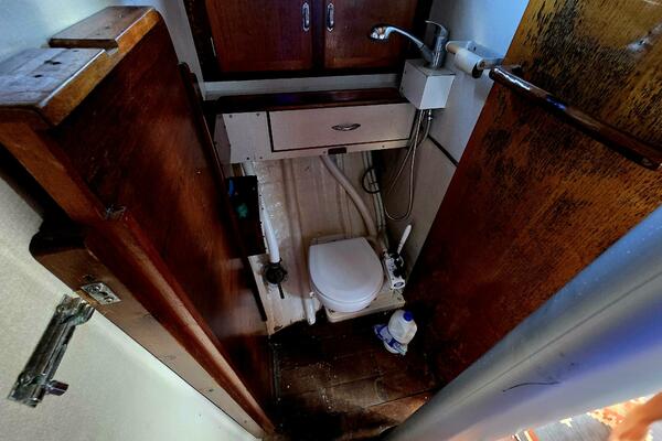 Josephine of Whitehills 36ft Camper  amp  Nicholsons Yacht For Sale