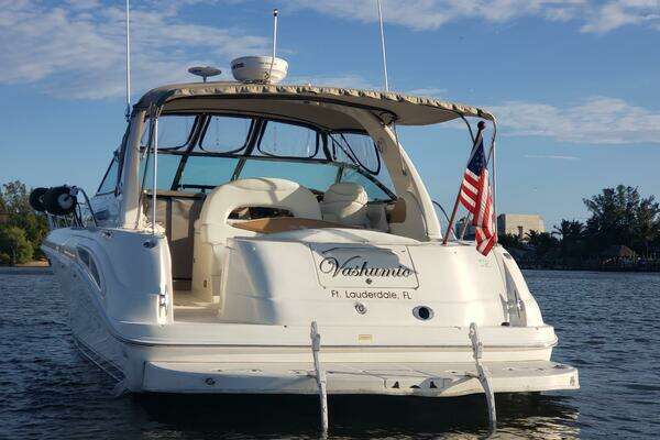 Photo of the 2003 Sea Ray 410 Express Cruiser "Vashumio"