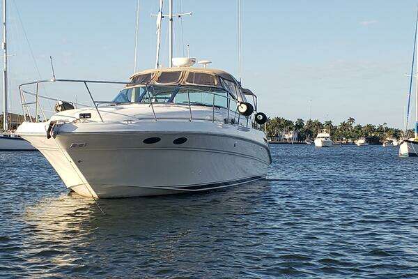 Photo of the 2003 Sea Ray 410 Express Cruiser "Vashumio"