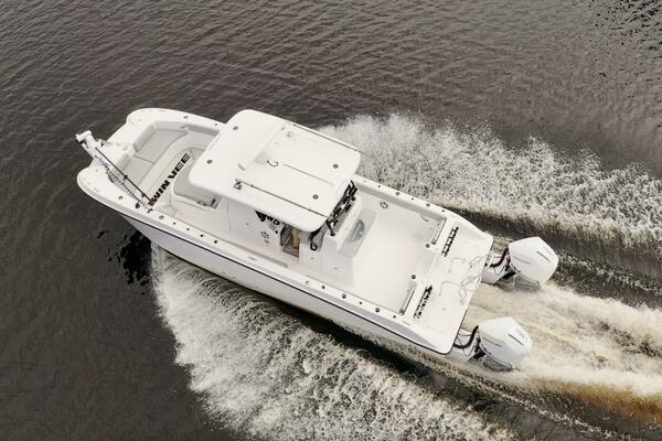 28ft Twin Vee Yacht For Sale