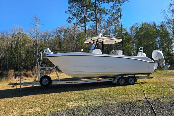 28ft Twin Vee Yacht For Sale