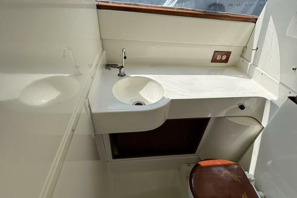 Last Pitch 31ft Bertram Yacht For Sale