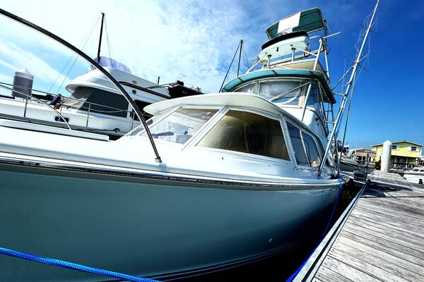 Last Pitch 31ft Bertram Yacht For Sale