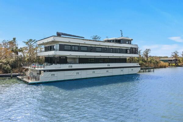 Shine Down 120ft Breaux Brothers Yacht For Sale