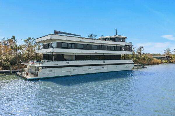 Breaux Brothers 120 GLV Yacht For Sale