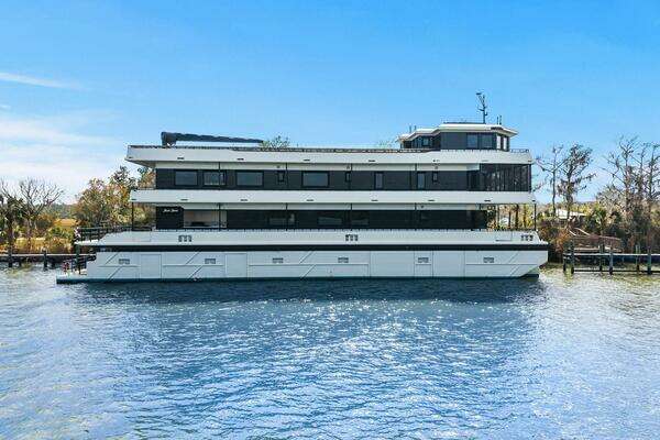 Breaux Brothers 120 GLV Yacht For Sale