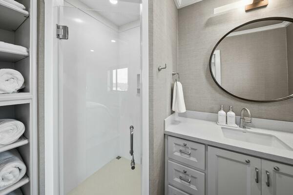 Shine Down 120ft Breaux Brothers Yacht For Sale