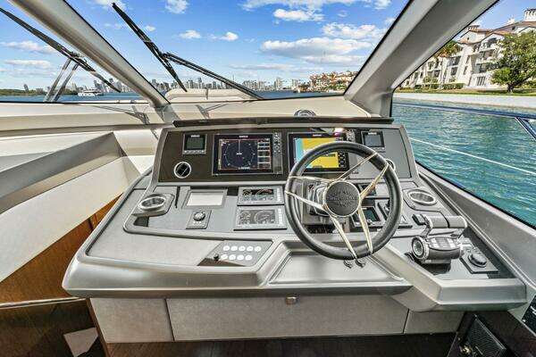 Sunseeker Manhattan 66 Yacht For Sale
