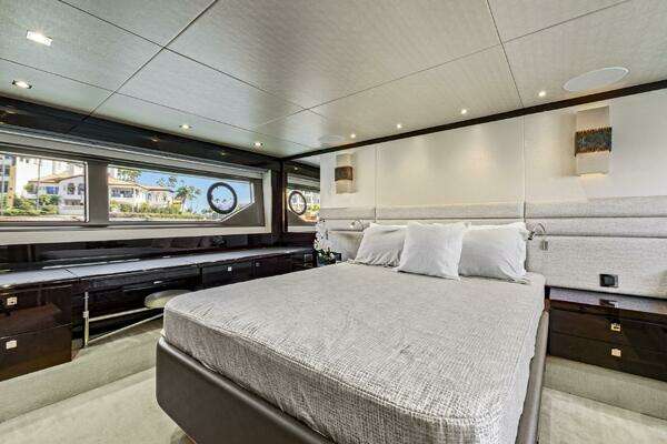 Sunseeker Manhattan 66 Yacht For Sale
