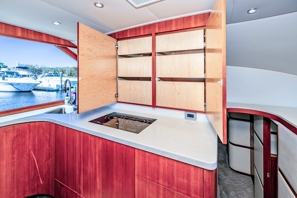Photo of the 1991 Ocean Yachts Super Sport "Obsidian"