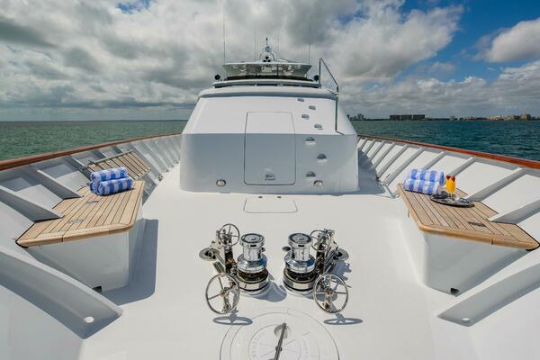 SILVER SEAS 107ft Burger Yacht For Sale