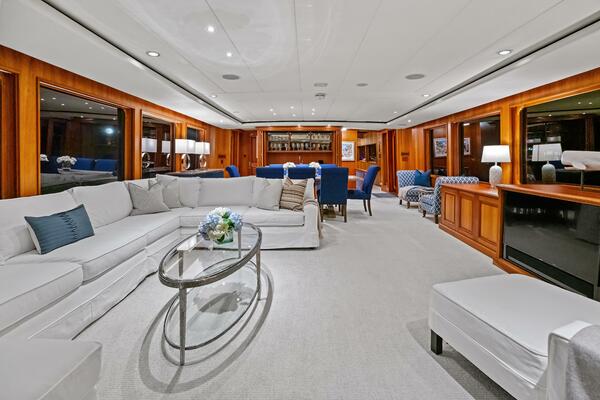 SILVER SEAS 107ft Burger Yacht For Sale