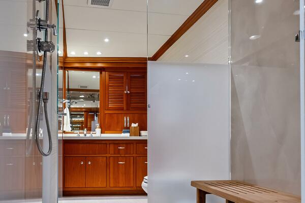 SILVER SEAS 107ft Burger Yacht For Sale