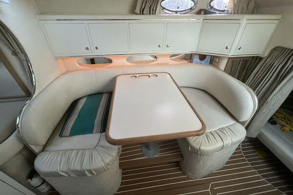 Air Apparent 31ft Sea Ray Yacht For Sale