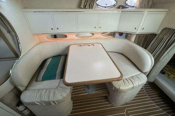 1999 Sea Ray 31