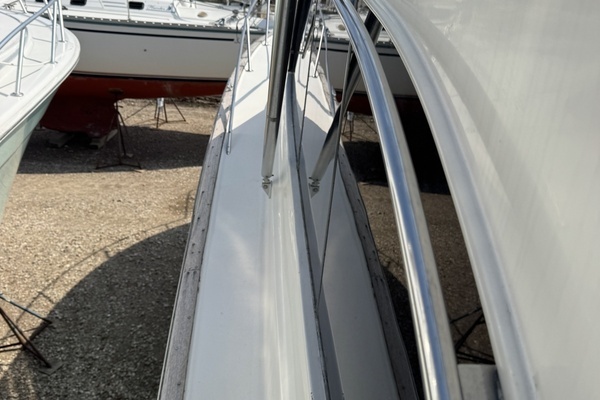 Photo of the 1988 Ocean Yachts 44 SS "Argo"