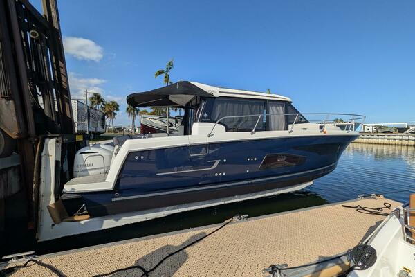 34ft Jeanneau Yacht For Sale
