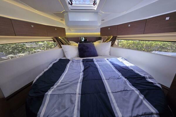 34ft Jeanneau Yacht For Sale