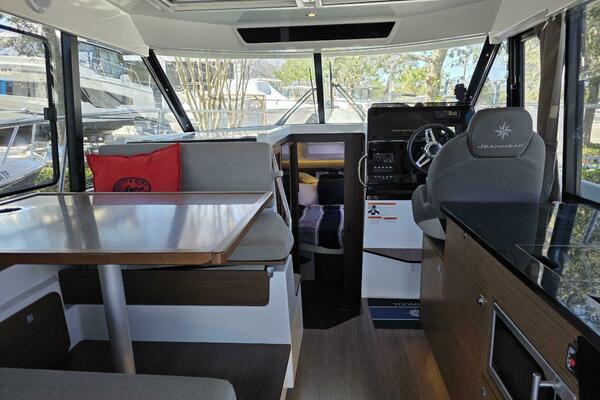 34ft Jeanneau Yacht For Sale