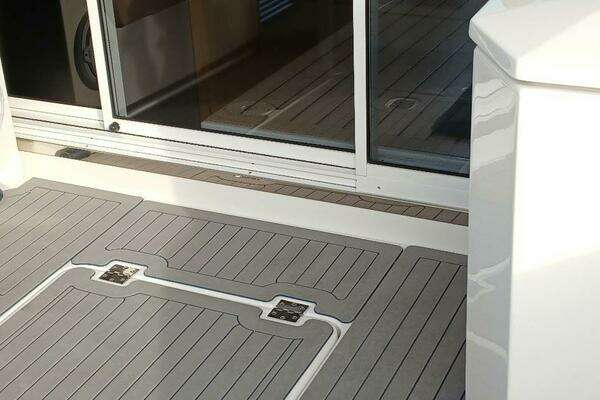 Cruisers Yachts  Yacht For Sale