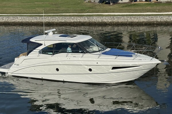 41ft Cruisers Yachts Yacht For Sale
