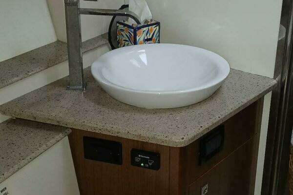 Cruisers Yachts  Yacht For Sale