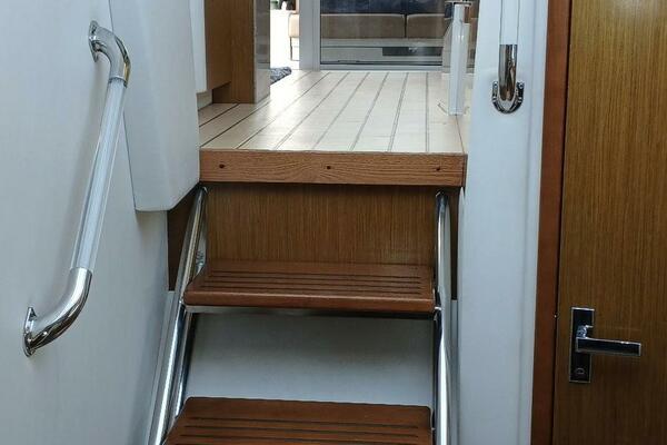 41ft Cruisers Yachts Yacht For Sale