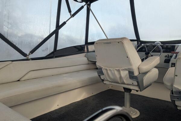 43ft Bayliner Yacht For Sale