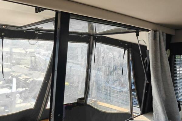 43ft Bayliner Yacht For Sale