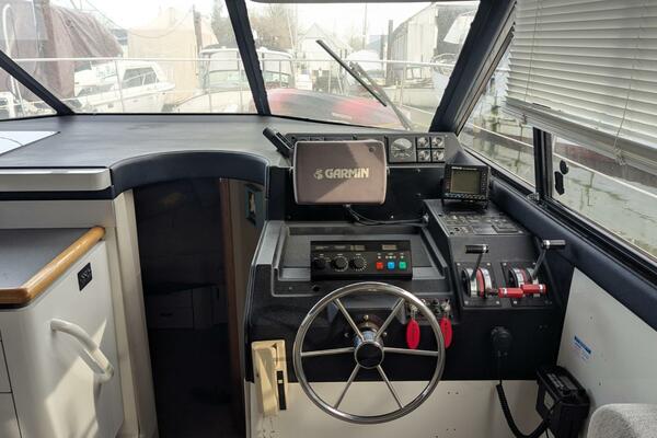 43ft Bayliner Yacht For Sale