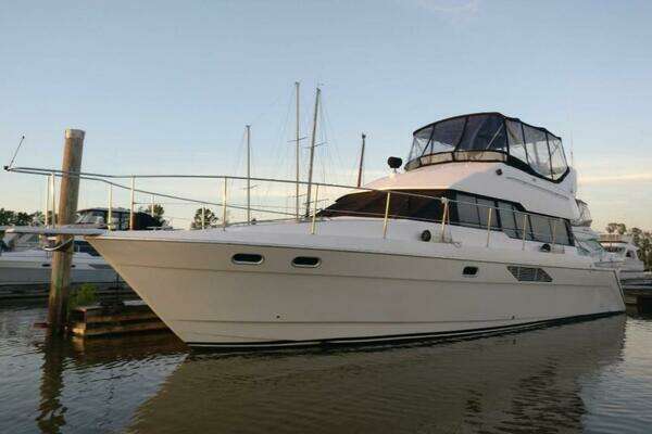 43-ft-Bayliner-1991-4388 Motoryacht- Queensborough  Canada  yacht for sale
