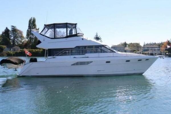 43ft Bayliner Yacht For Sale
